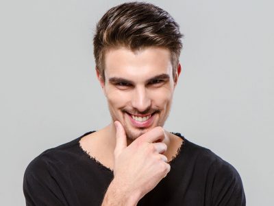 Saç ekimi operasyon evrelerinde analiz yapılarak başlar.