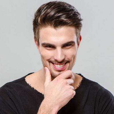 Saç ekimi operasyon evrelerinde analiz yapılarak başlar.