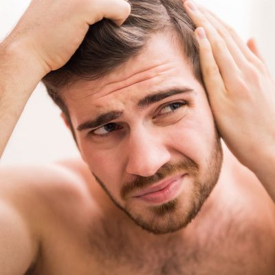 Saçların çıkış süresi ortalama olarak bir yıllık bir süreçtir.